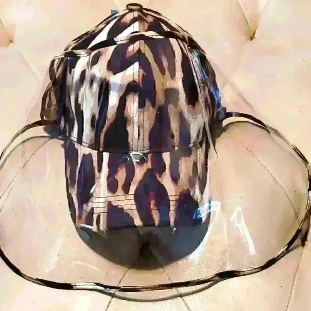 Chic Tweak Cap with removable shield